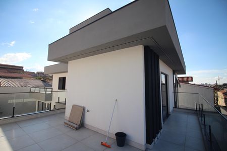 Casa à venda com 330m², 4 quartos e 5 vagasVaranda 1