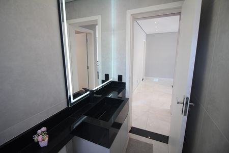 Casa à venda com 330m², 4 quartos e 5 vagasBanheiro 3