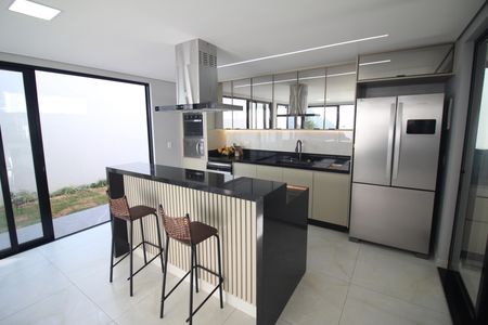 Casa à venda com 330m², 4 quartos e 5 vagasCozinha