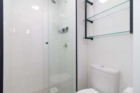 Banheiro de apartamento para alugar com 1 quarto, 28m² em Farroupilha, Porto Alegre