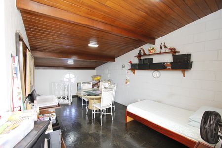 Casa à venda com 220m², 3 quartos e 1 vagaQuarto 4