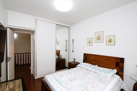 Casa à venda com 220m², 3 quartos e 1 vagaQuarto 1