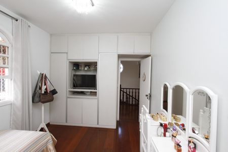 Casa à venda com 220m², 3 quartos e 1 vagaQuarto 2