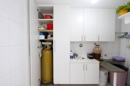 Casa à venda com 220m², 3 quartos e 1 vagaÁrea de Serviço