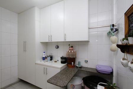 Casa à venda com 220m², 3 quartos e 1 vagaÁrea de Serviço