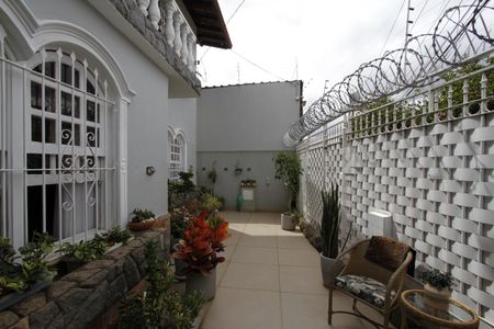 Casa à venda com 220m², 3 quartos e 1 vagaÁrea externa