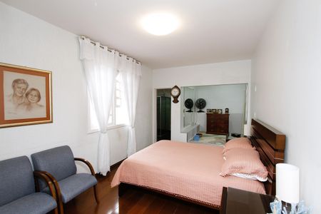 Casa à venda com 220m², 3 quartos e 1 vagaQuarto 3 - Suíte