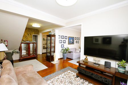 Sala de casa à venda com 3 quartos, 220m² em Nova Suíça, Belo Horizonte