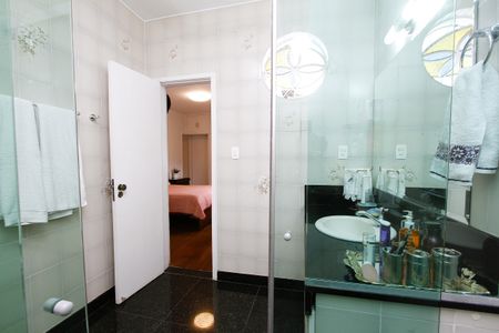 Casa à venda com 220m², 3 quartos e 1 vagaBanheiro da Suíte