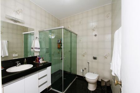 Casa à venda com 220m², 3 quartos e 1 vagaBanheiro da Suíte