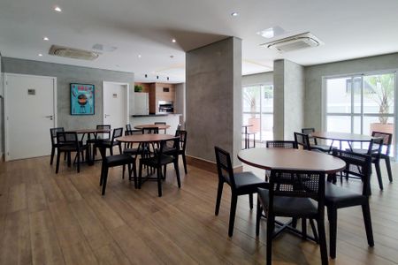 Apartamento para alugar com 105m², 2 quartos e 2 vagas Apartamento para alugar com 105m², 2 quartos e 2 vagasÁrea comum - Salão de festas