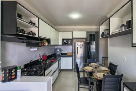 Apartamento para alugar com 105m², 2 quartos e 2 vagas Apartamento para alugar com 105m², 2 quartos e 2 vagasCozinha