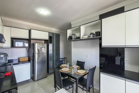 Apartamento para alugar com 105m², 2 quartos e 2 vagas Apartamento para alugar com 105m², 2 quartos e 2 vagasCozinha