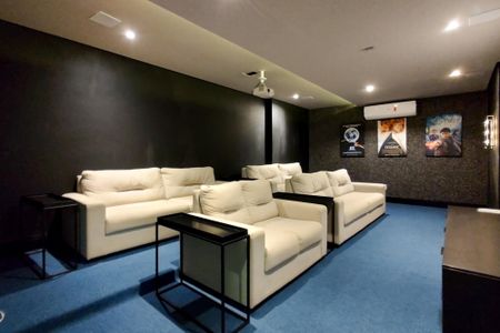 Apartamento para alugar com 105m², 2 quartos e 2 vagas Apartamento para alugar com 105m², 2 quartos e 2 vagasCinema