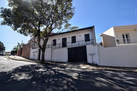 Casa à venda com 221m², 3 quartos e 3 vagasFoto 02
