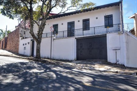 Casa à venda com 221m², 3 quartos e 3 vagasFoto 03