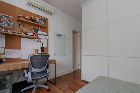 Apartamento à venda com 136m², 3 quartos e 2 vagasSuíte 2
