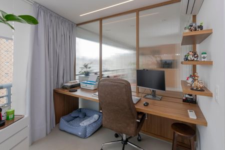 Apartamento à venda com 136m², 3 quartos e 2 vagasEscritório