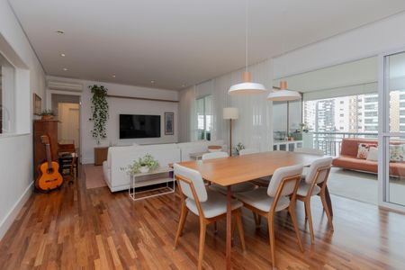 Sala de apartamento à venda com 3 quartos, 136m² em Campo Belo, São Paulo