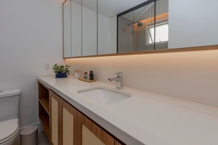 Apartamento à venda com 136m², 3 quartos e 2 vagasBanheiro da Suíte 1