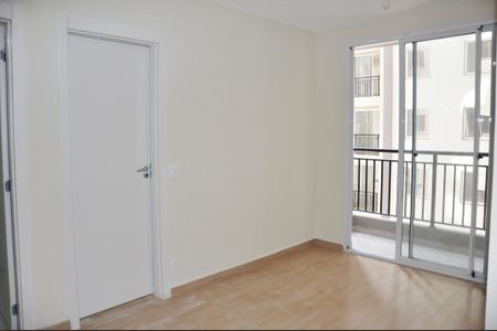 Apartamento para alugar com 38m², 2 quartos e sem vagaDetalhe - Sala