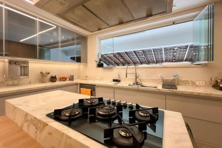 Casa de condomínio para alugar com 480m², 4 quartos e 3 vagas