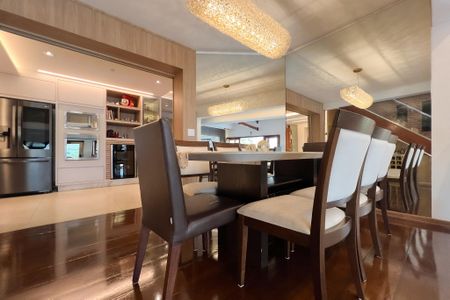 Casa de condomínio para alugar com 480m², 4 quartos e 3 vagas