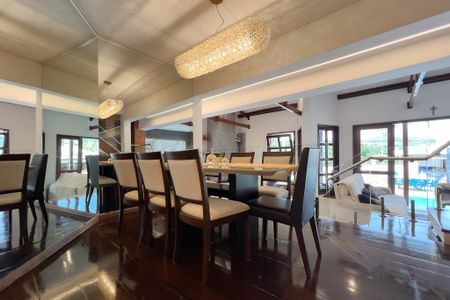 Casa de condomínio para alugar com 480m², 4 quartos e 3 vagas