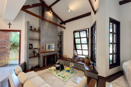 Casa de condomínio para alugar com 480m², 4 quartos e 3 vagas