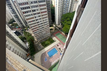 Apartamento à venda com 122m², 3 quartos e 1 vaga Apartamento à venda com 122m², 3 quartos e 1 vagaSala