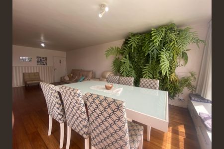 Apartamento à venda com 122m², 3 quartos e 1 vaga Apartamento à venda com 122m², 3 quartos e 1 vagaSala