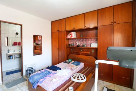 Casa à venda com 160m², 4 quartos e 2 vagasQuarto 1 Suíte