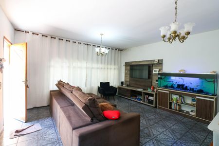 Casa à venda com 160m², 4 quartos e 2 vagasSala