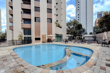Apartamento à venda com 164m², 3 quartos e 3 vagasÁrea comum - Piscina