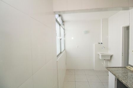 Apartamento para alugar com 58m², 2 quartos e sem vaga Apartamento para alugar com 58m², 2 quartos e sem vagaCozinha e Área de Serviço