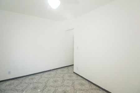 Sala de apartamento para alugar com 2 quartos, 58m² em Jardim Sulacap, Rio de Janeiro