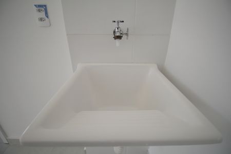 Apartamento para alugar com 28m², 1 quarto e sem vagaÁrea de Serviço - tanque