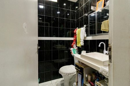 Casa à venda com 100m², 4 quartos e 1 vagaBanheiro