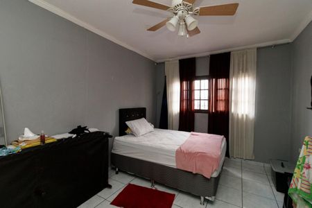 Casa à venda com 100m², 4 quartos e 1 vagaCasa 2 - Sala