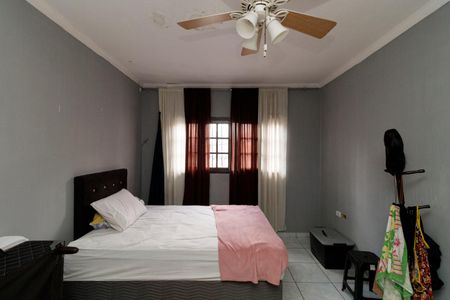 Casa à venda com 100m², 4 quartos e 1 vagaCasa 2 - Sala