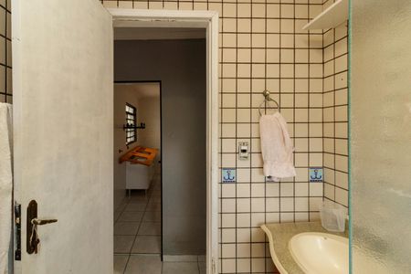 Casa à venda com 100m², 4 quartos e 1 vagaCasa 2 - Banheiro