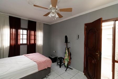 Casa à venda com 100m², 4 quartos e 1 vagaCasa 2 - Sala