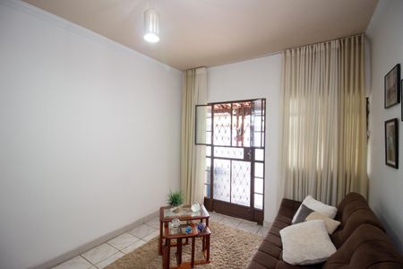 Sala de casa à venda com 2 quartos, 200m² em Tres Barras, Contagem