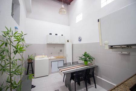 Casa à venda com 200m², 2 quartos e 1 vagaCozinha e Área de Serviço