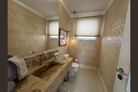 Casa de condomínio à venda com 498m², 3 quartos e 4 vagasLavabo