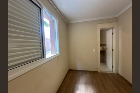 Casa de condomínio à venda com 498m², 3 quartos e 4 vagasQuarto de Serviço