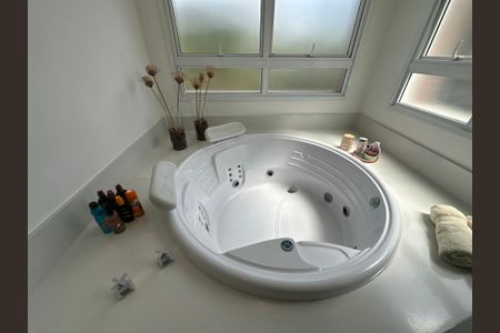 Casa de condomínio à venda com 498m², 3 quartos e 4 vagasBanheiro da Suíte 3