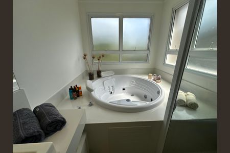 Casa de condomínio à venda com 498m², 3 quartos e 4 vagasBanheiro da Suíte 3