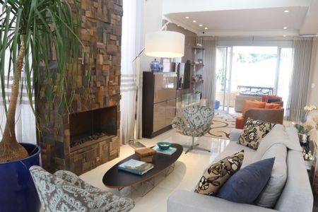 Casa de condomínio à venda com 498m², 3 quartos e 4 vagasSala