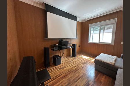 Casa de condomínio à venda com 498m², 3 quartos e 4 vagasSala íntima